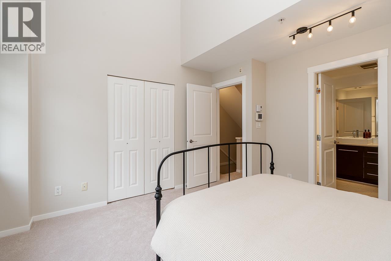 3826 Welwyn Street Property Photo 9