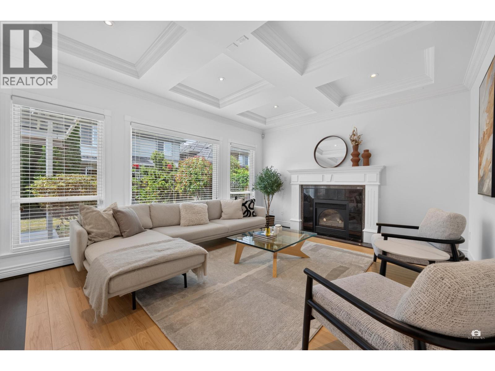 6286 Dunsmuir Crescent Property Photo 12