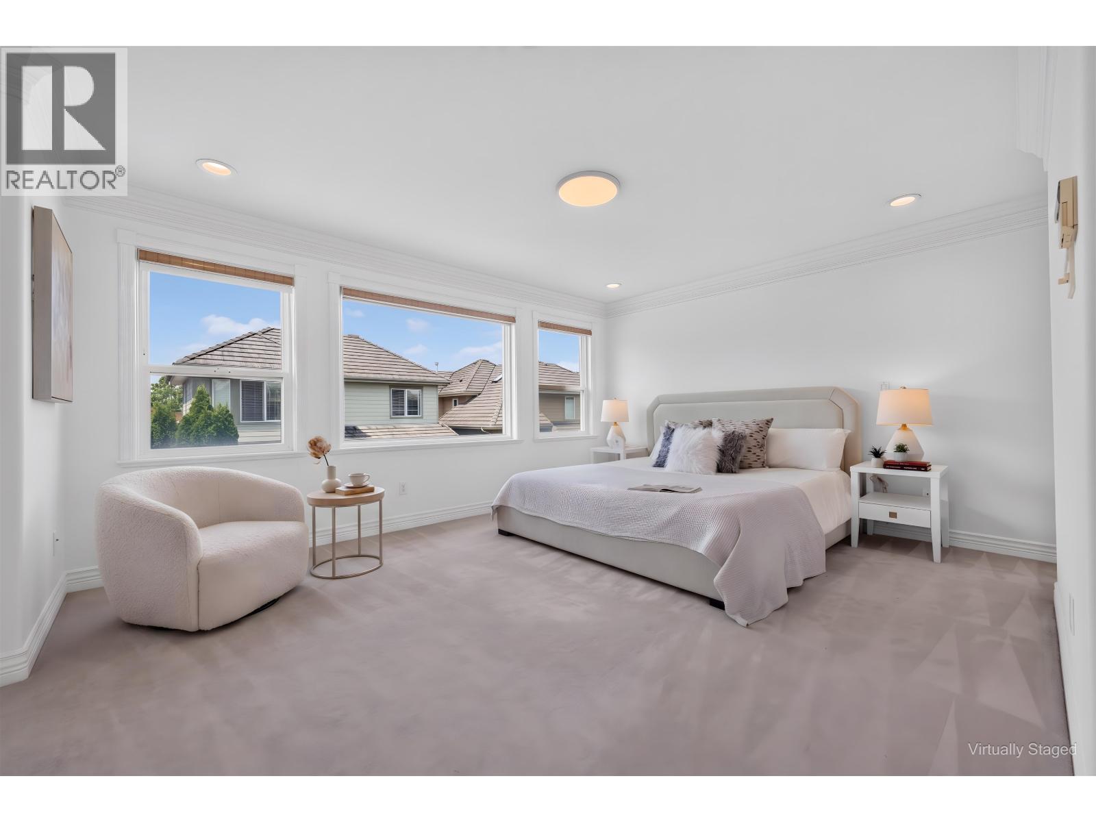 6286 Dunsmuir Crescent Property Photo 17