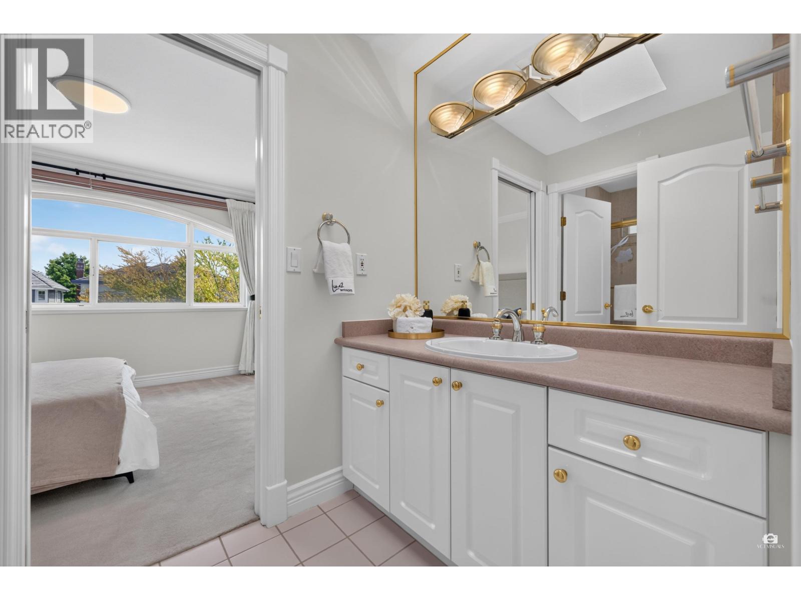 6286 Dunsmuir Crescent Property Photo 23