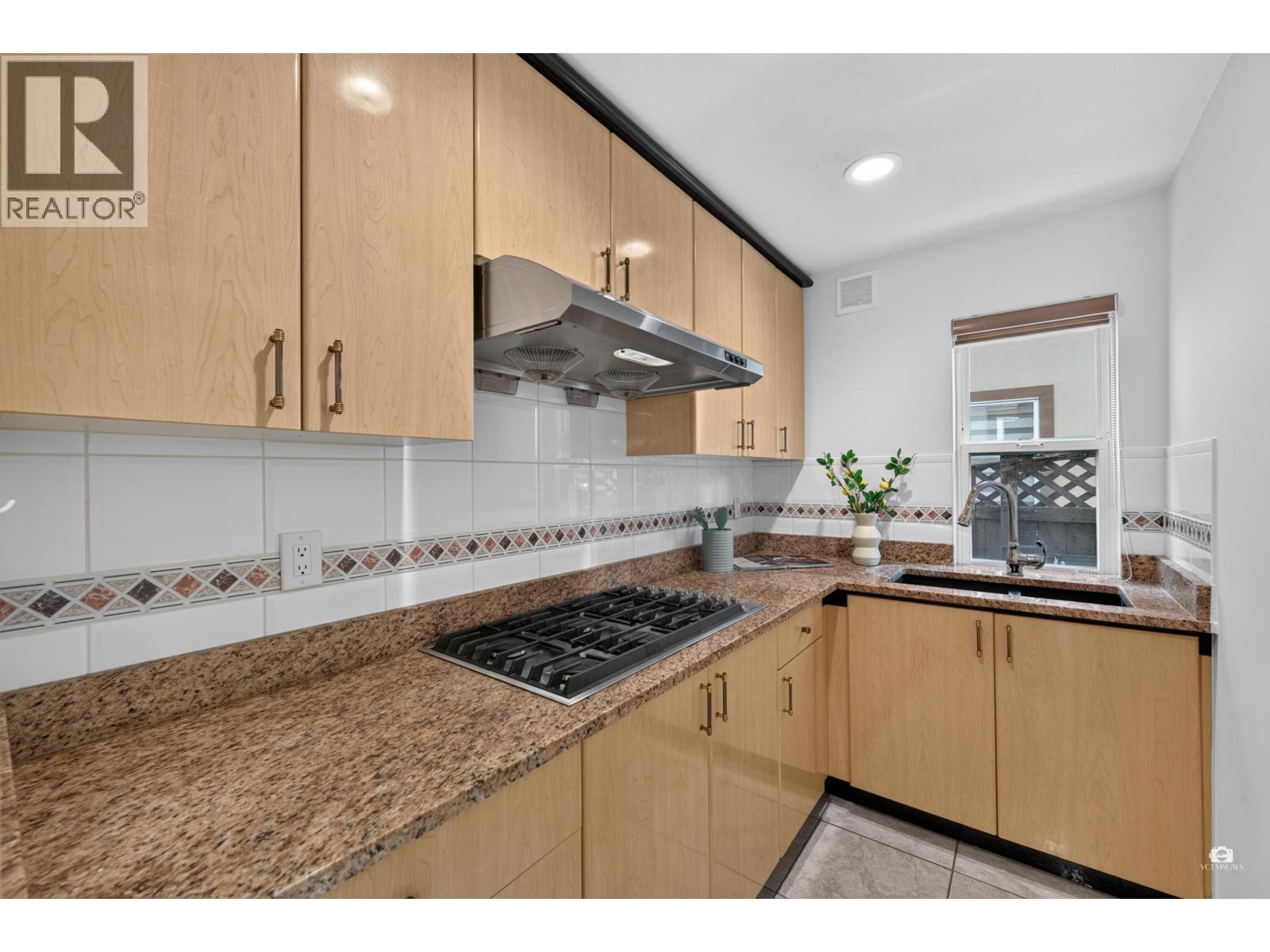 6286 Dunsmuir Crescent Property Photo 37