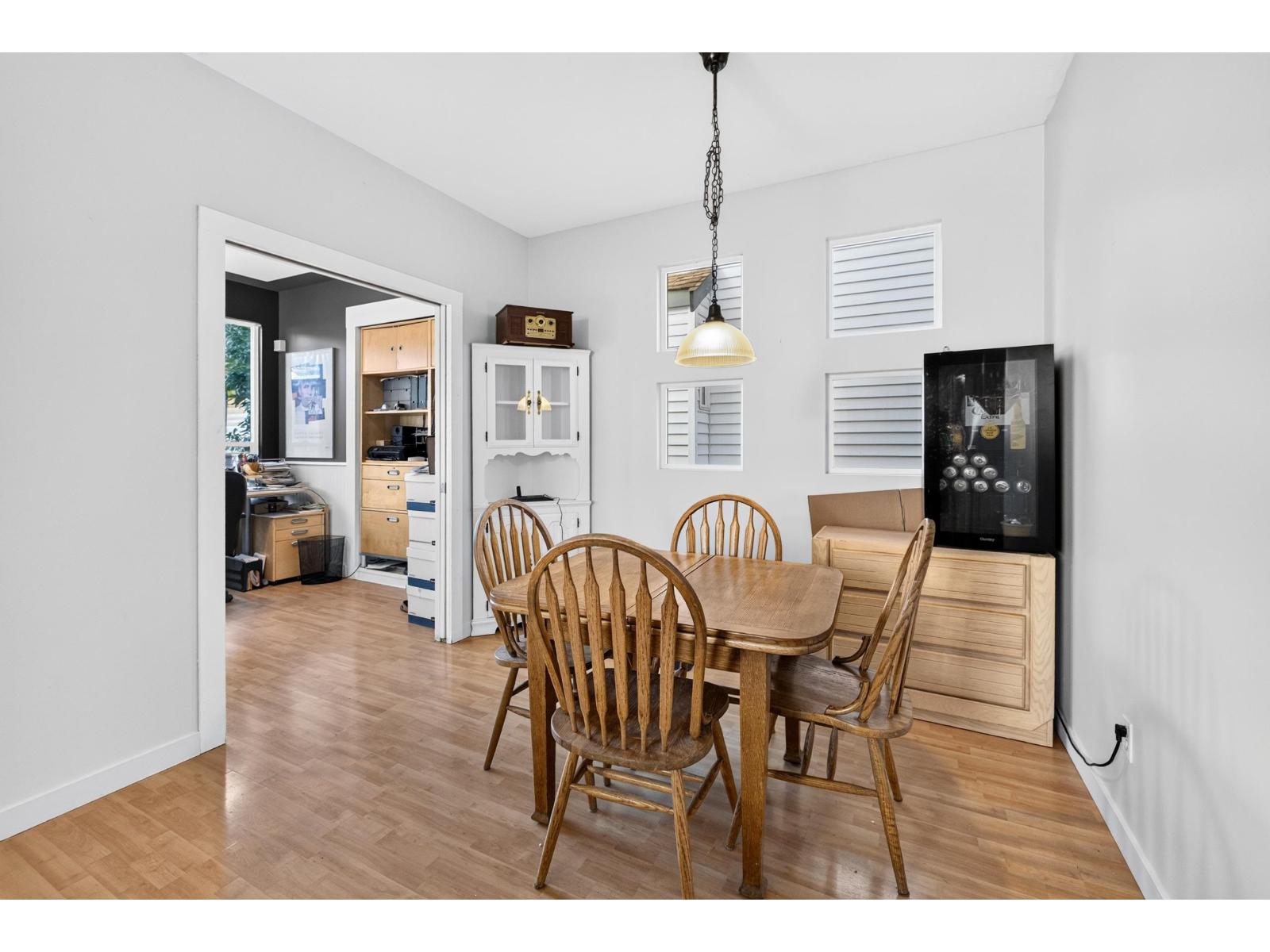 6718 185 Street Property Photo 10