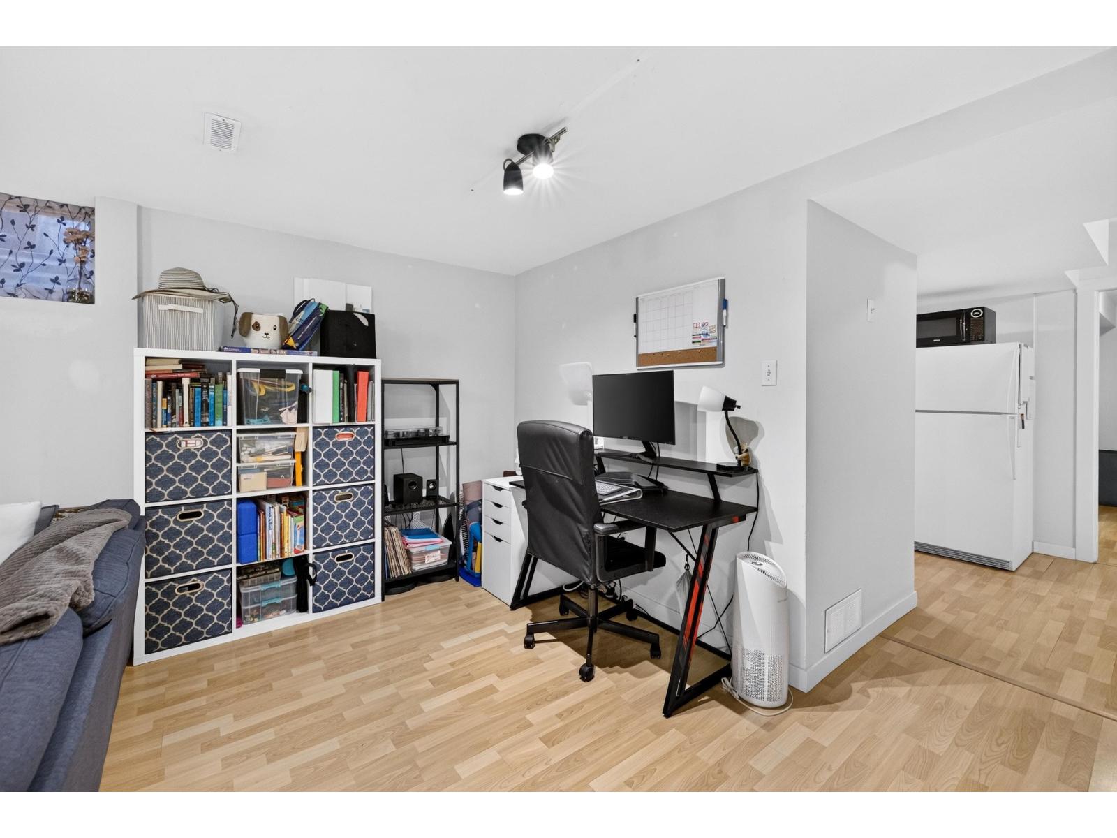 6718 185 Street Property Photo 24