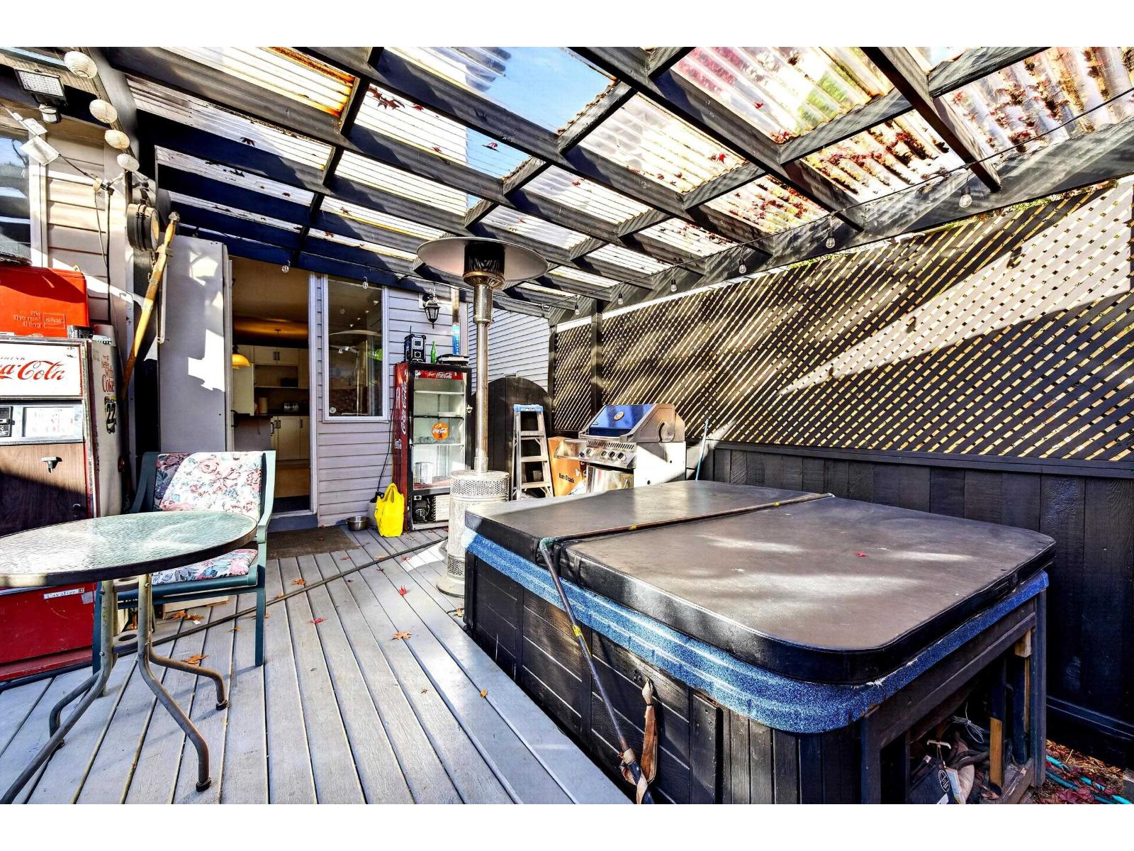 6718 185 Street Property Photo 31