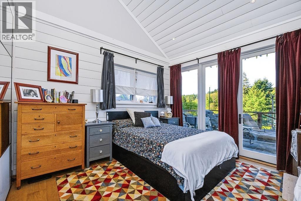 354 Headlands Road Property Photo 8