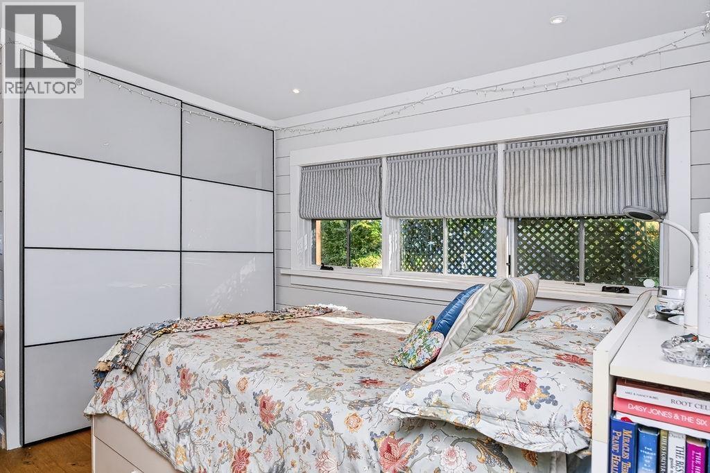 354 Headlands Road Property Photo 10