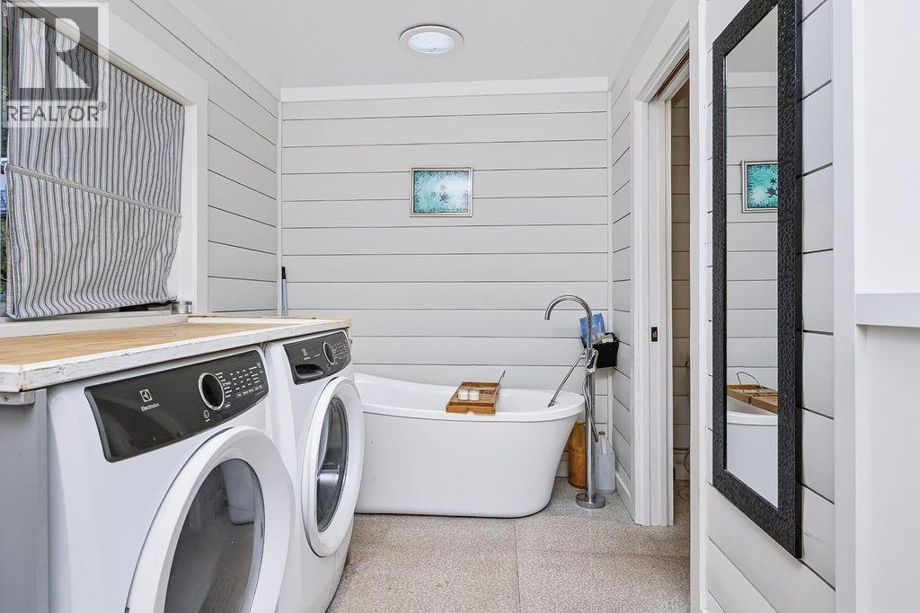 354 Headlands Road Property Photo 11