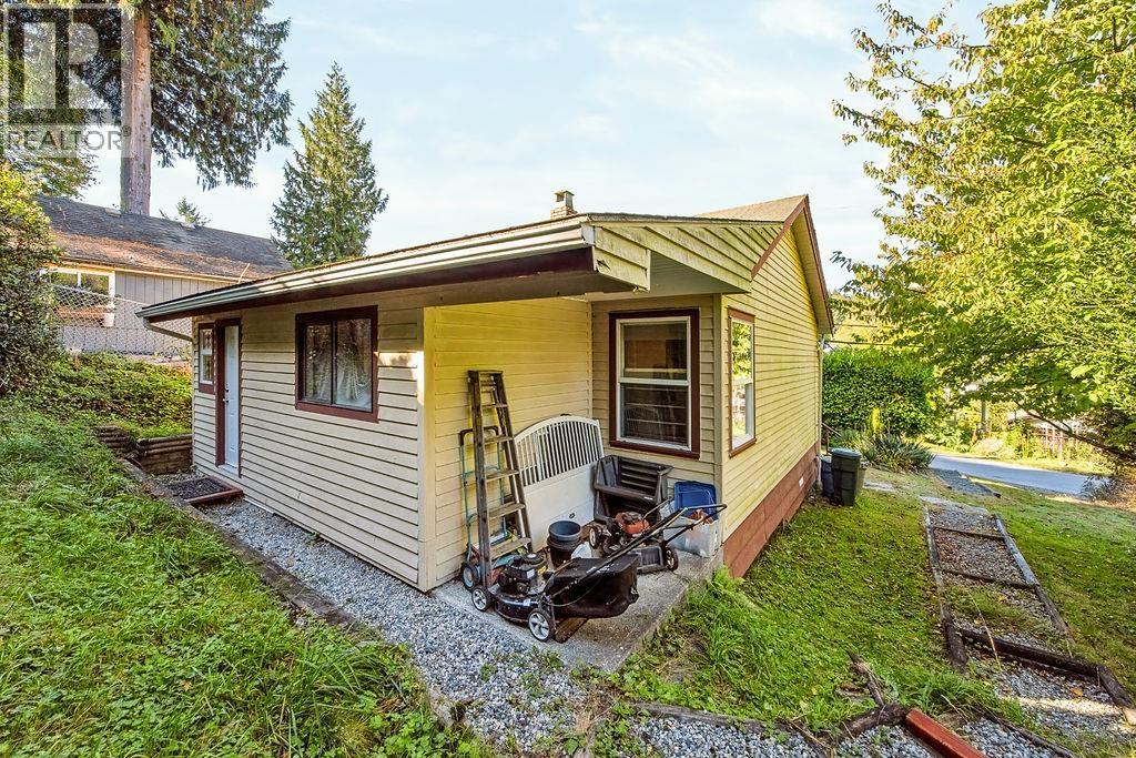 354 Headlands Road Property Photo 24
