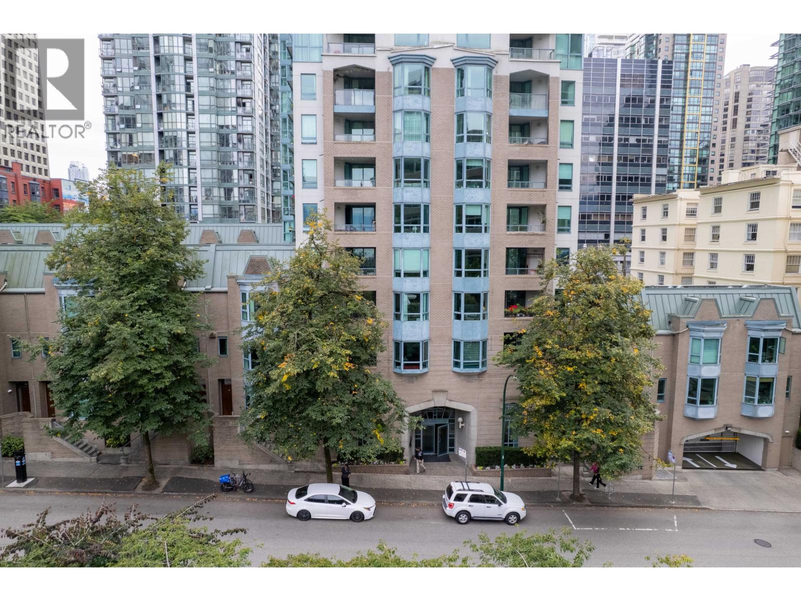 1903 1238 Melville Street Property Photo 4