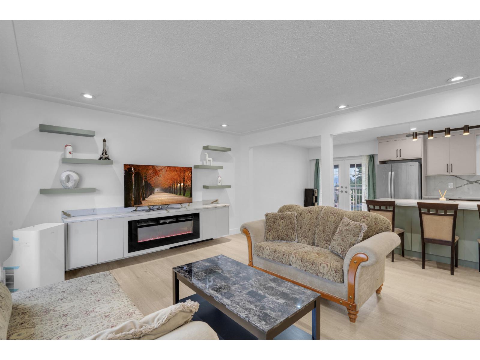 33040 Arbutus Avenue Property Photo 10
