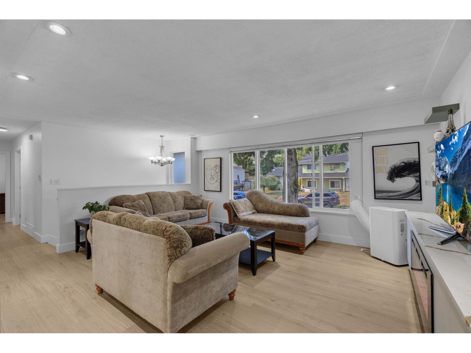 33040 Arbutus Avenue Property Photo 11