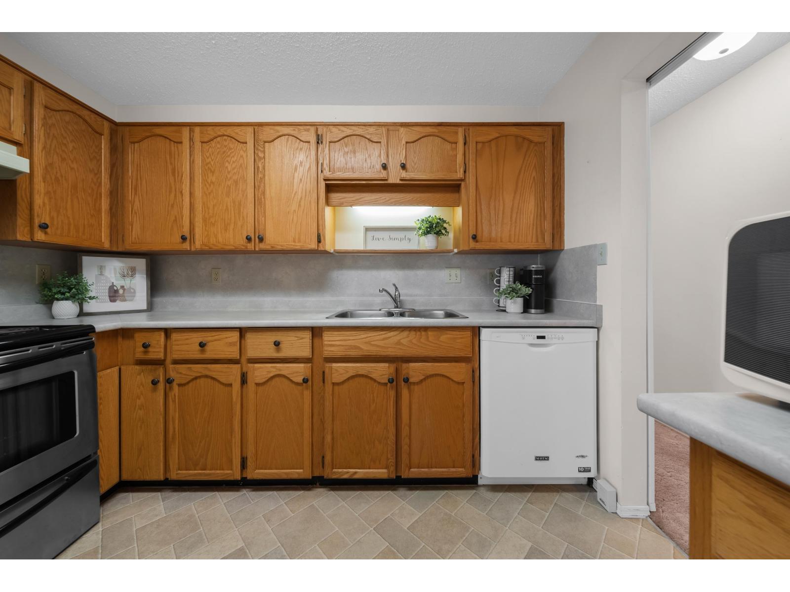 217 31850 Union Avenue Property Photo 10