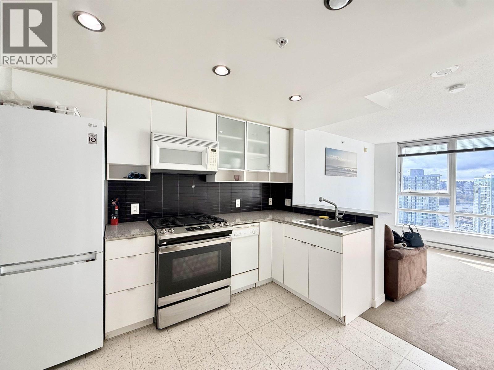 2501 939 Expo Boulevard Property Photo 1
