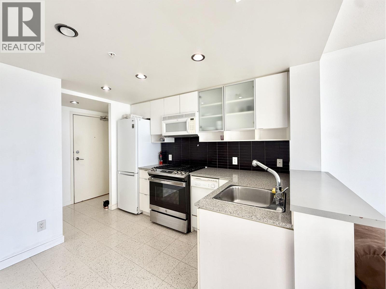 2501 939 Expo Boulevard Property Photo 2