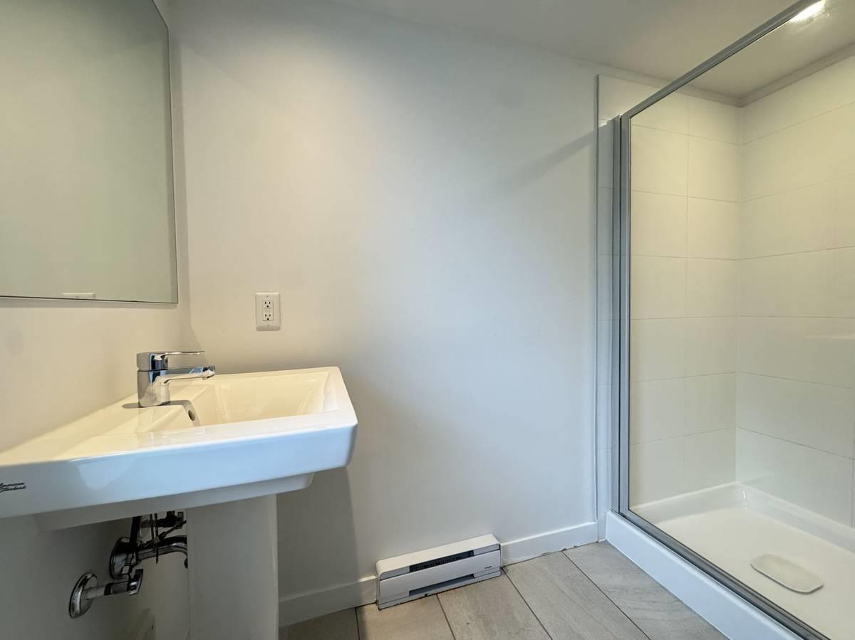 15828 27 Ave Property Photo 9