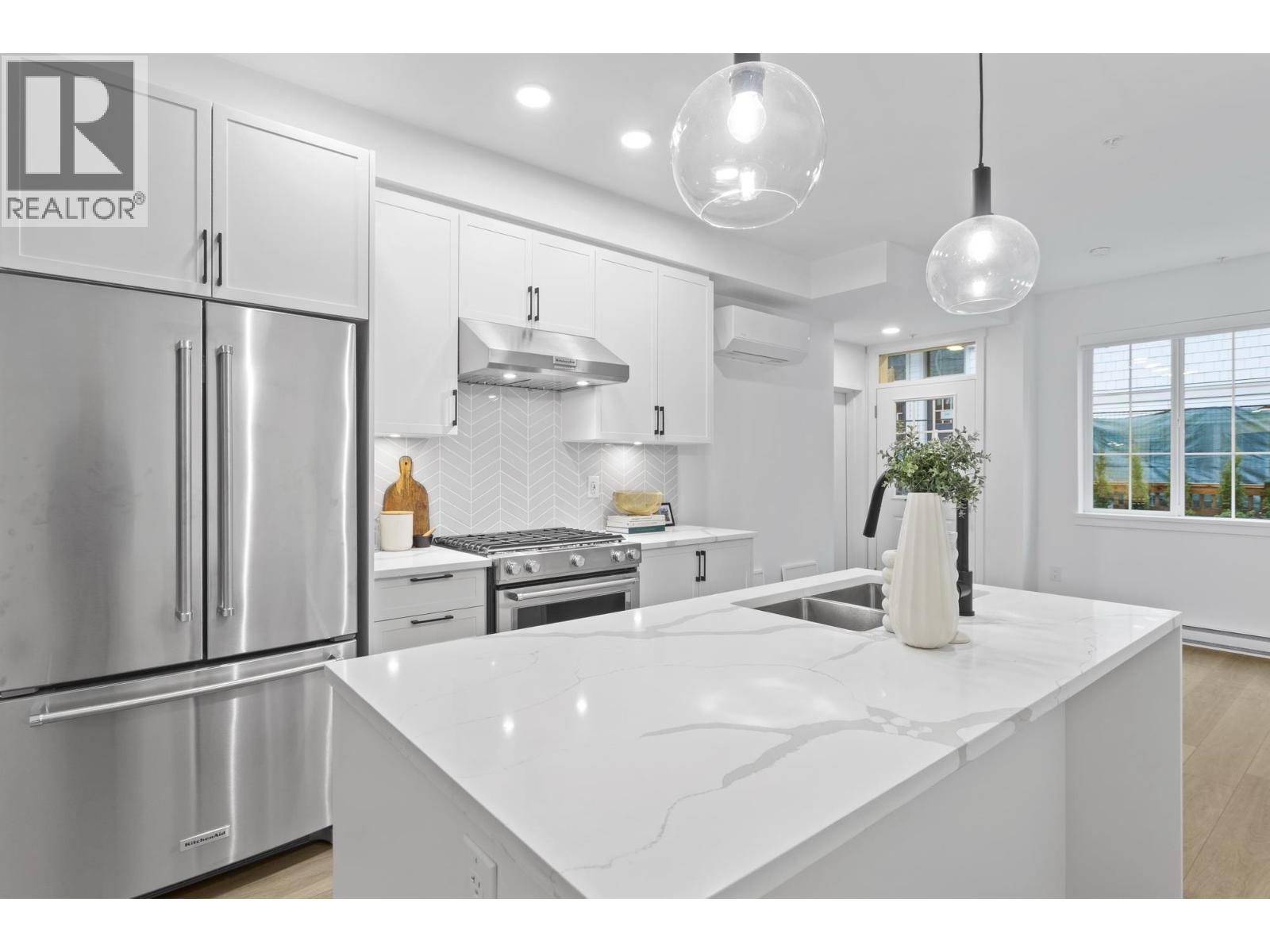 120 720 Robinson Street Property Photo 10
