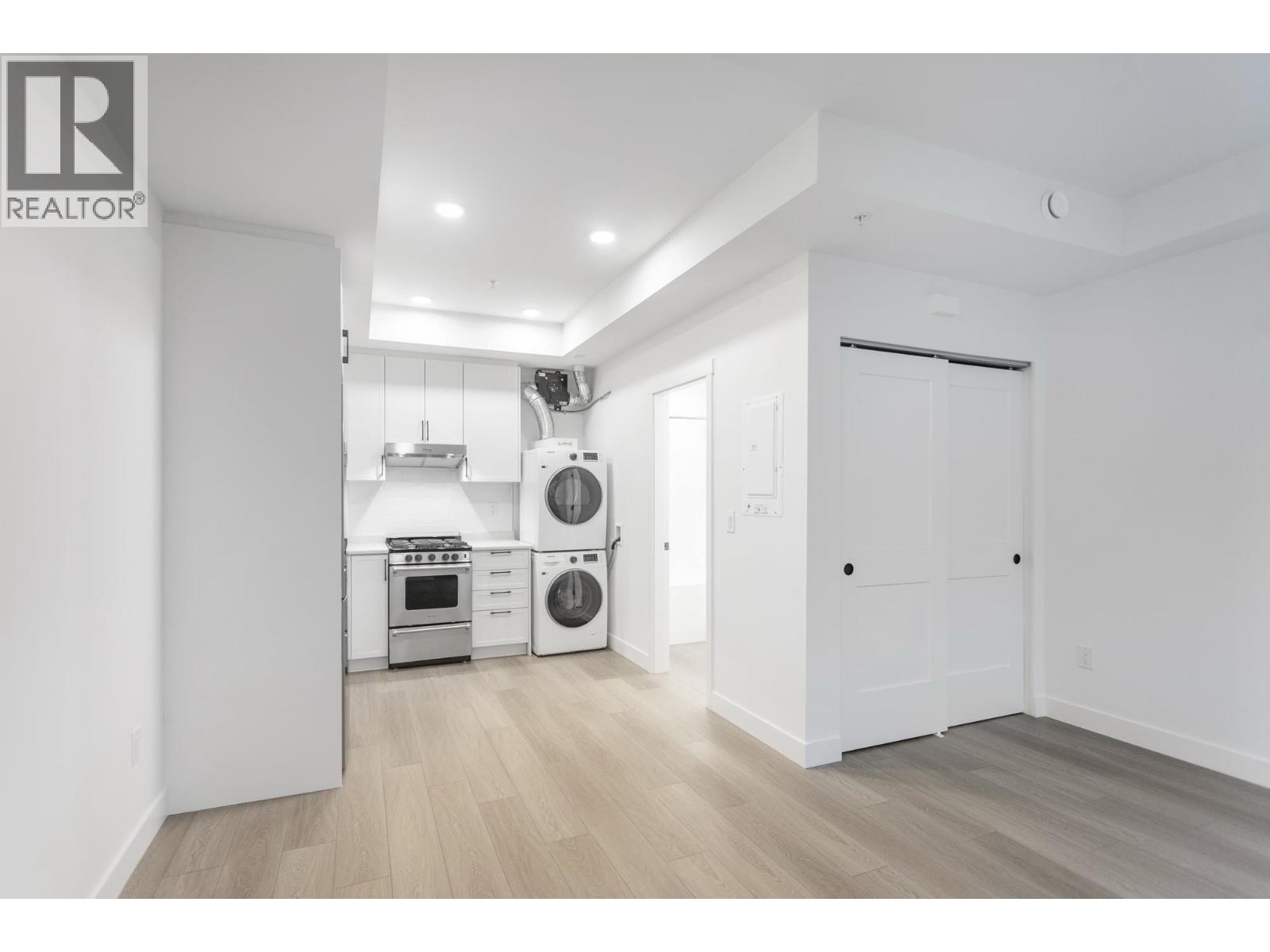 120 720 Robinson Street Property Photo 25