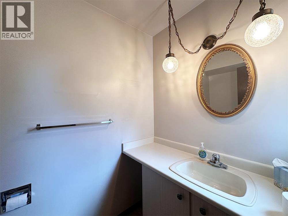 20 3150 E 58th Avenue Property Photo 16
