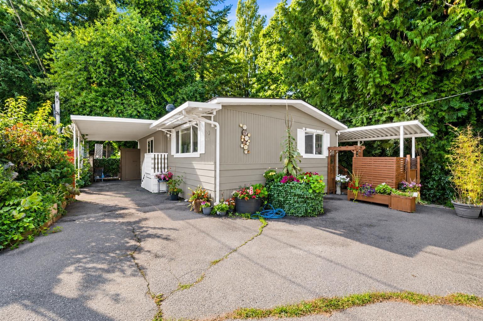 3 6280 King George Boulevard Property Photo 1
