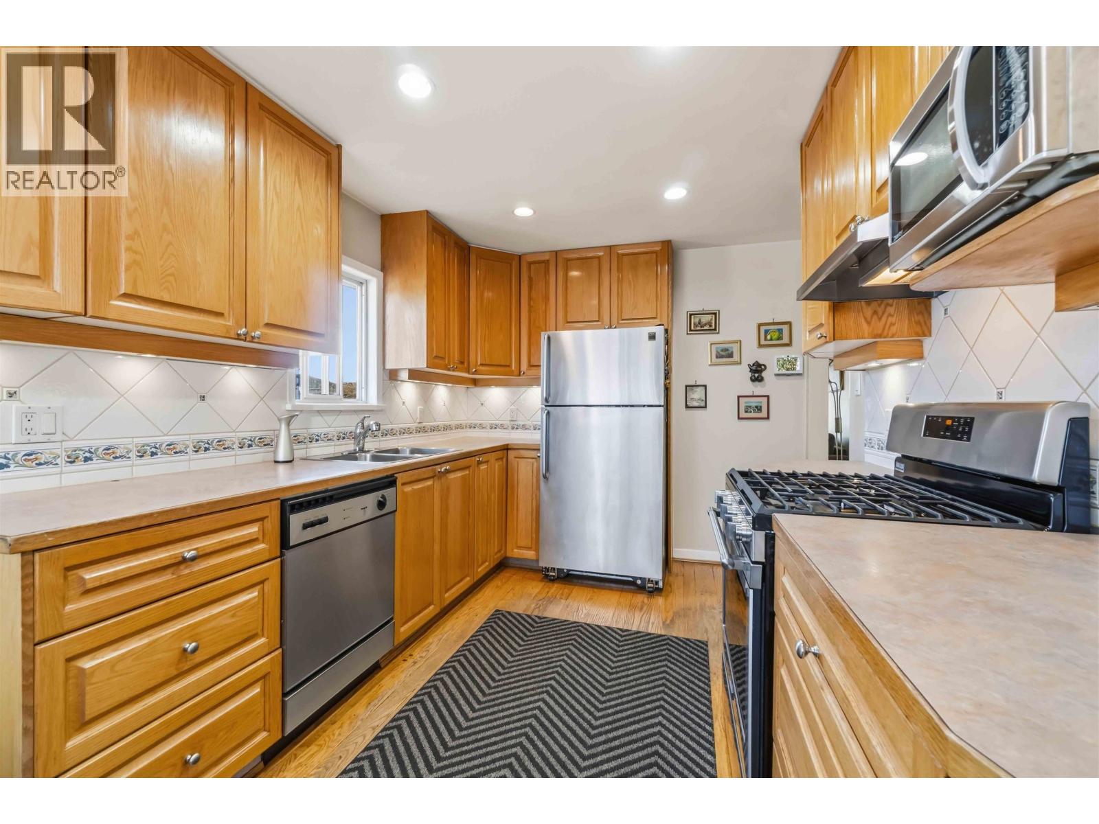 3713 Kincaid Street Property Photo 7