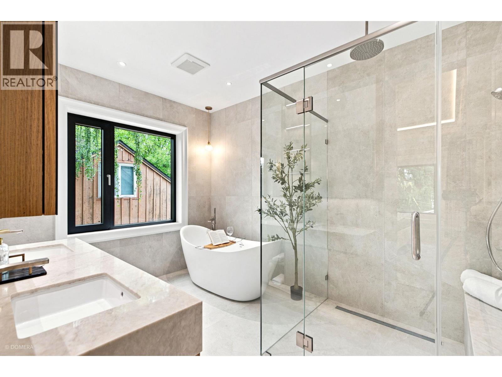 4432 Crown Street Property Photo 10