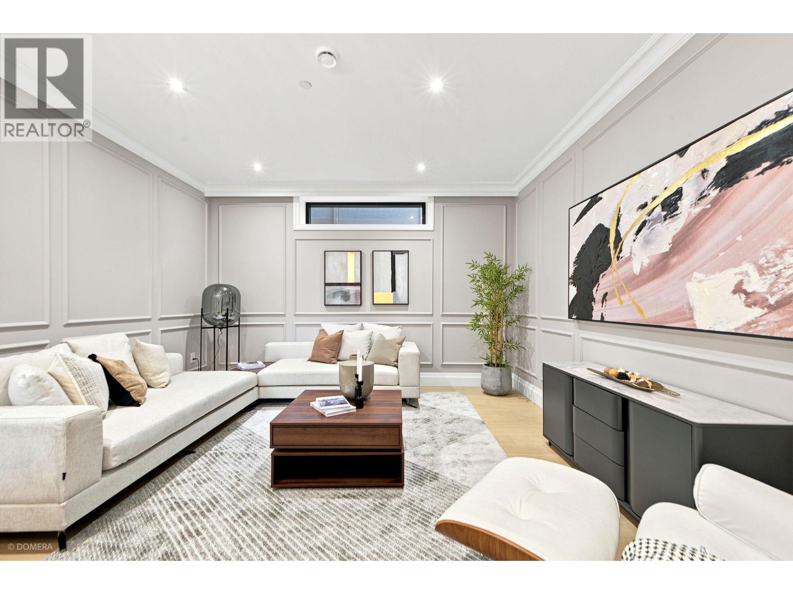 4432 Crown Street Property Photo 17