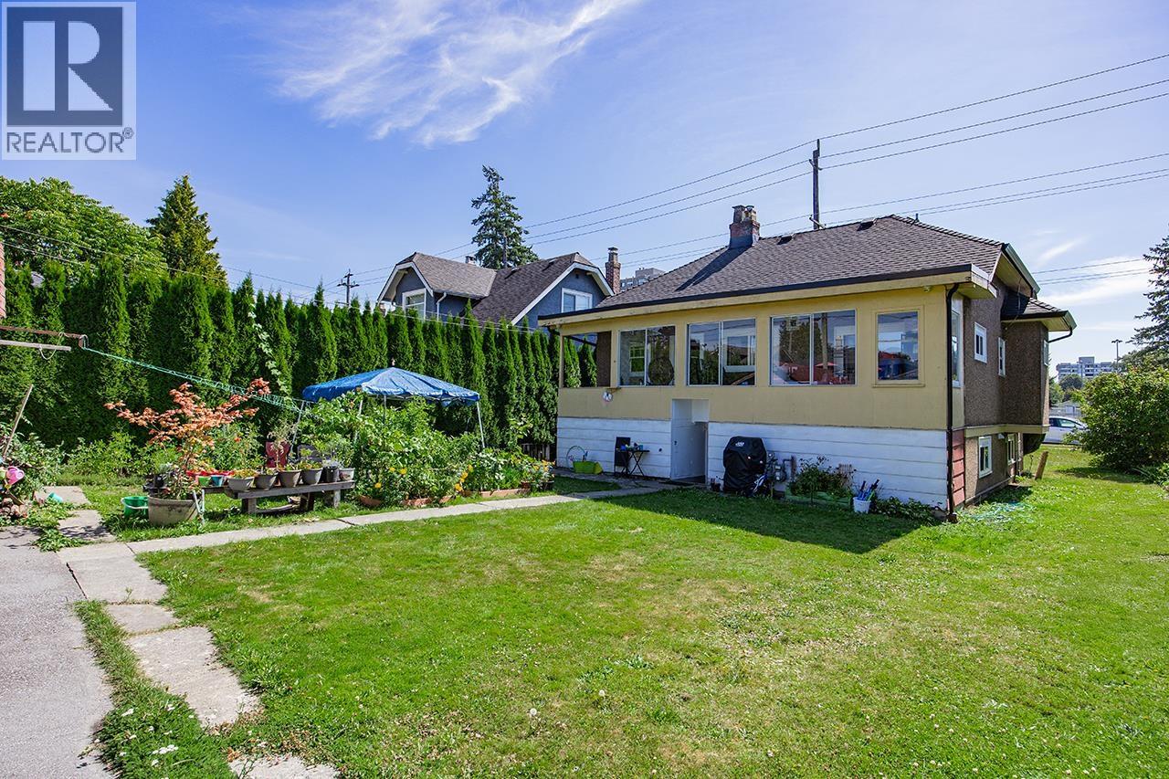 815 Eighth Avenue Property Photo 3