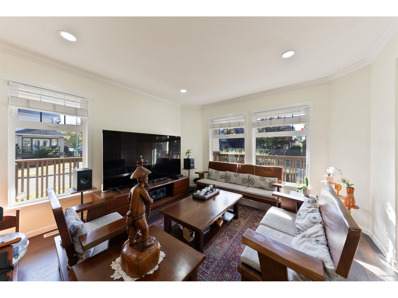 19099 68 Avenue Property Photo 4