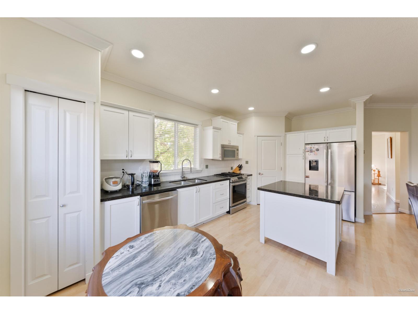 19099 68 Avenue Property Photo 12