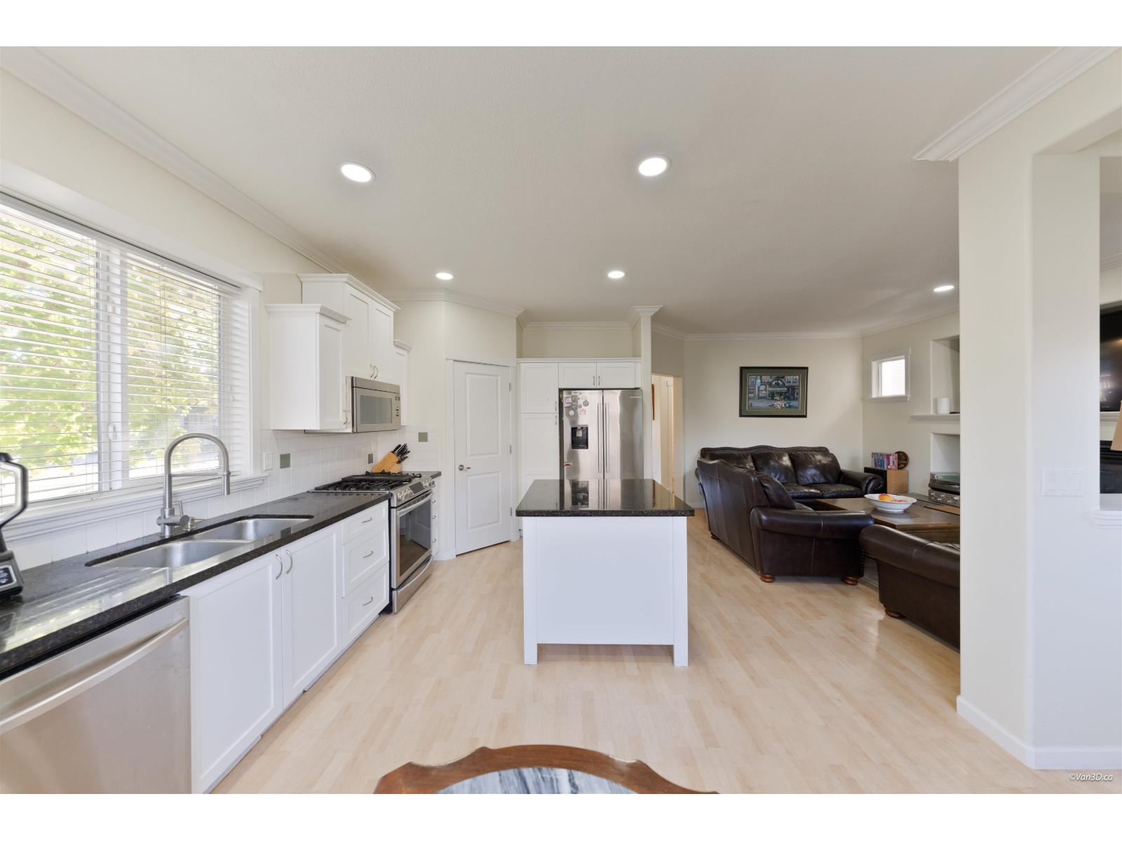 19099 68 Avenue Property Photo 13
