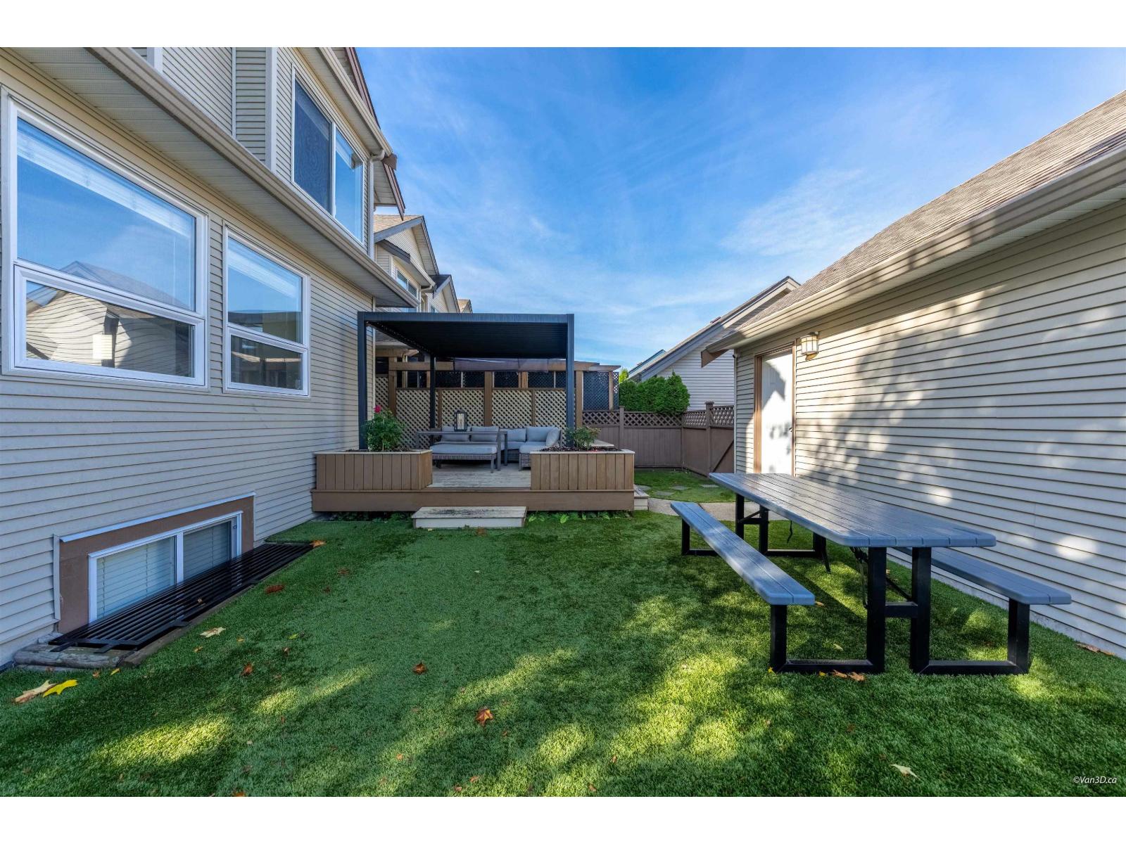 19099 68 Avenue Property Photo 18