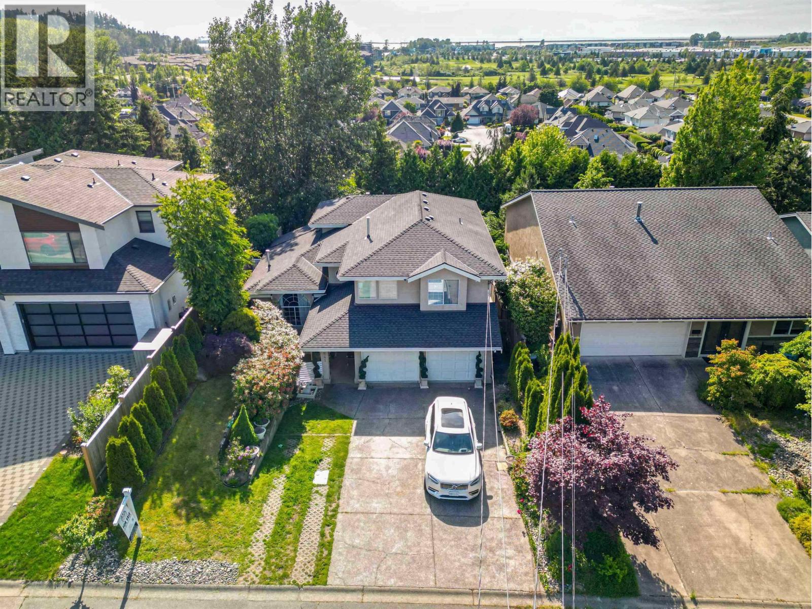 1641 53a Street Property Photo 3