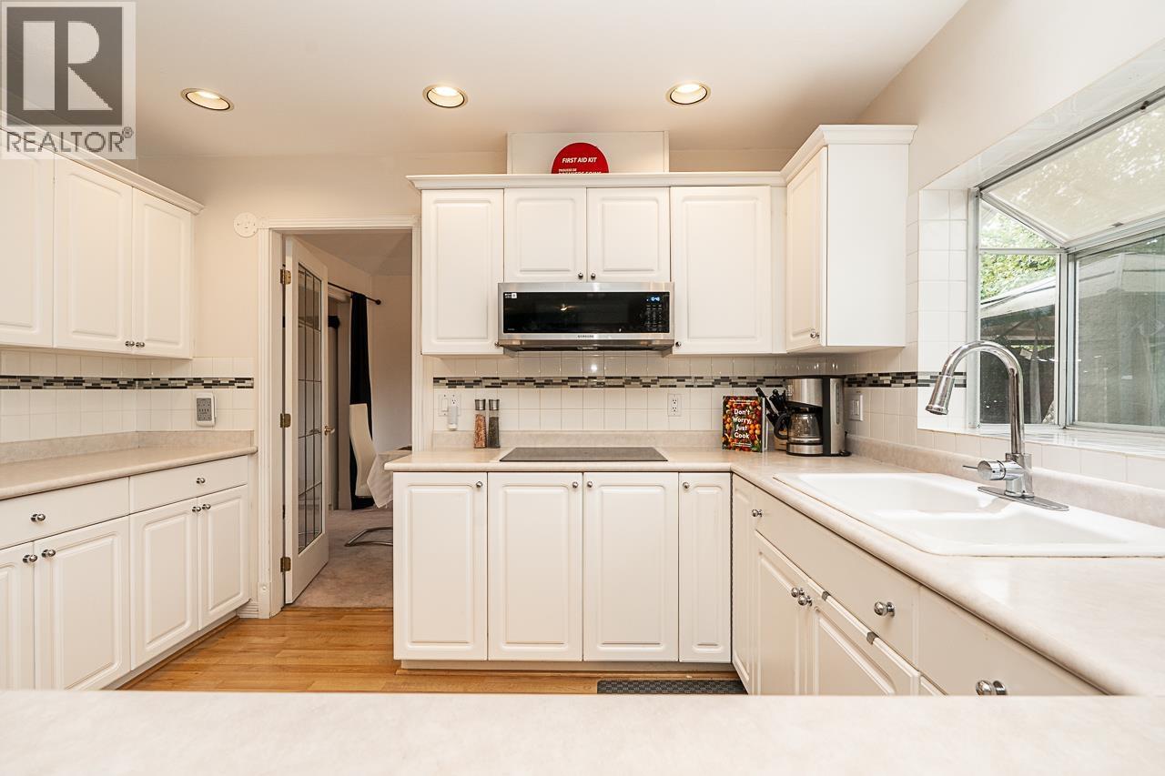 1641 53a Street Property Photo 11