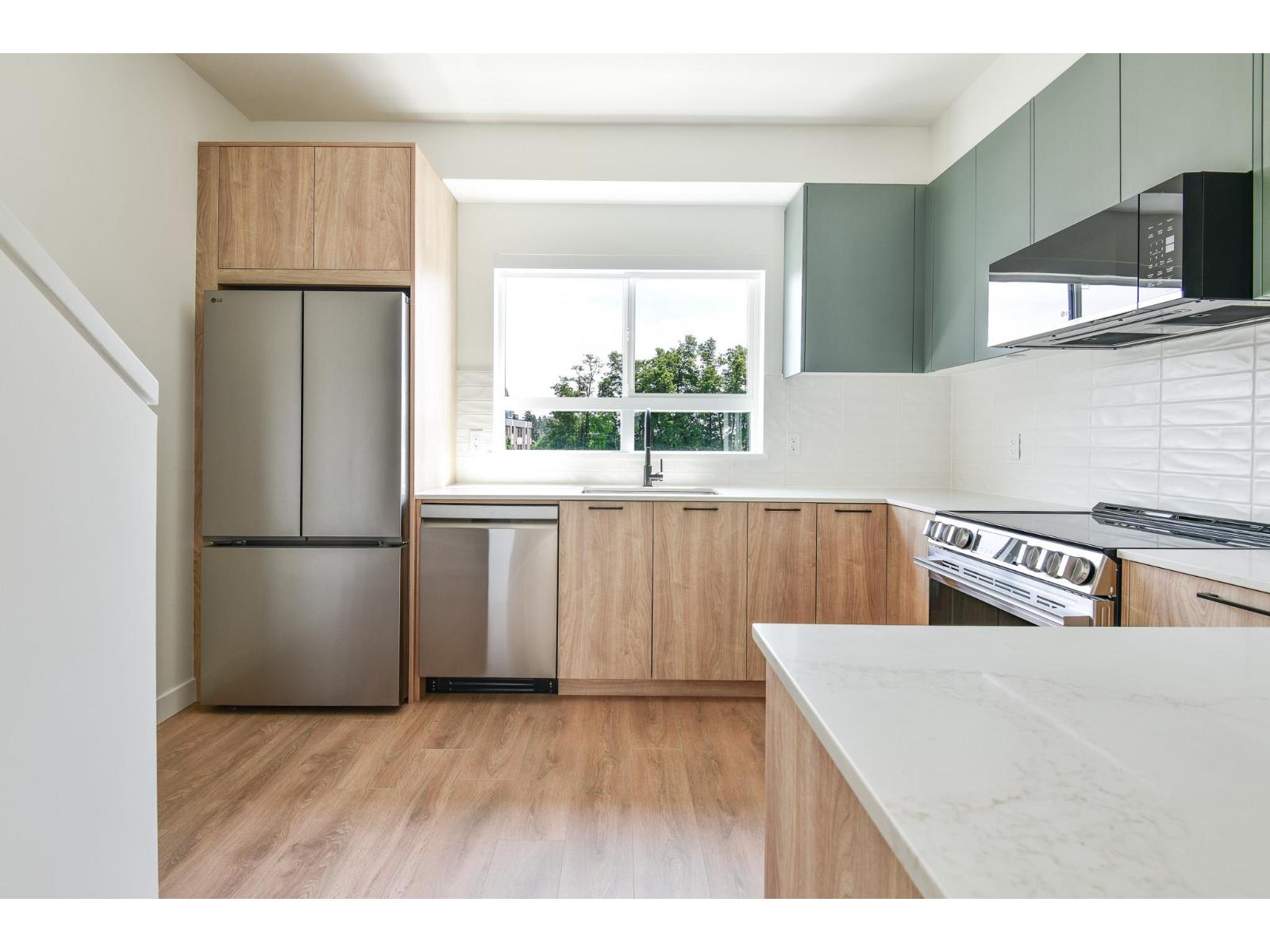 16 33525 KINGSTON AVENUE Property Photo 1