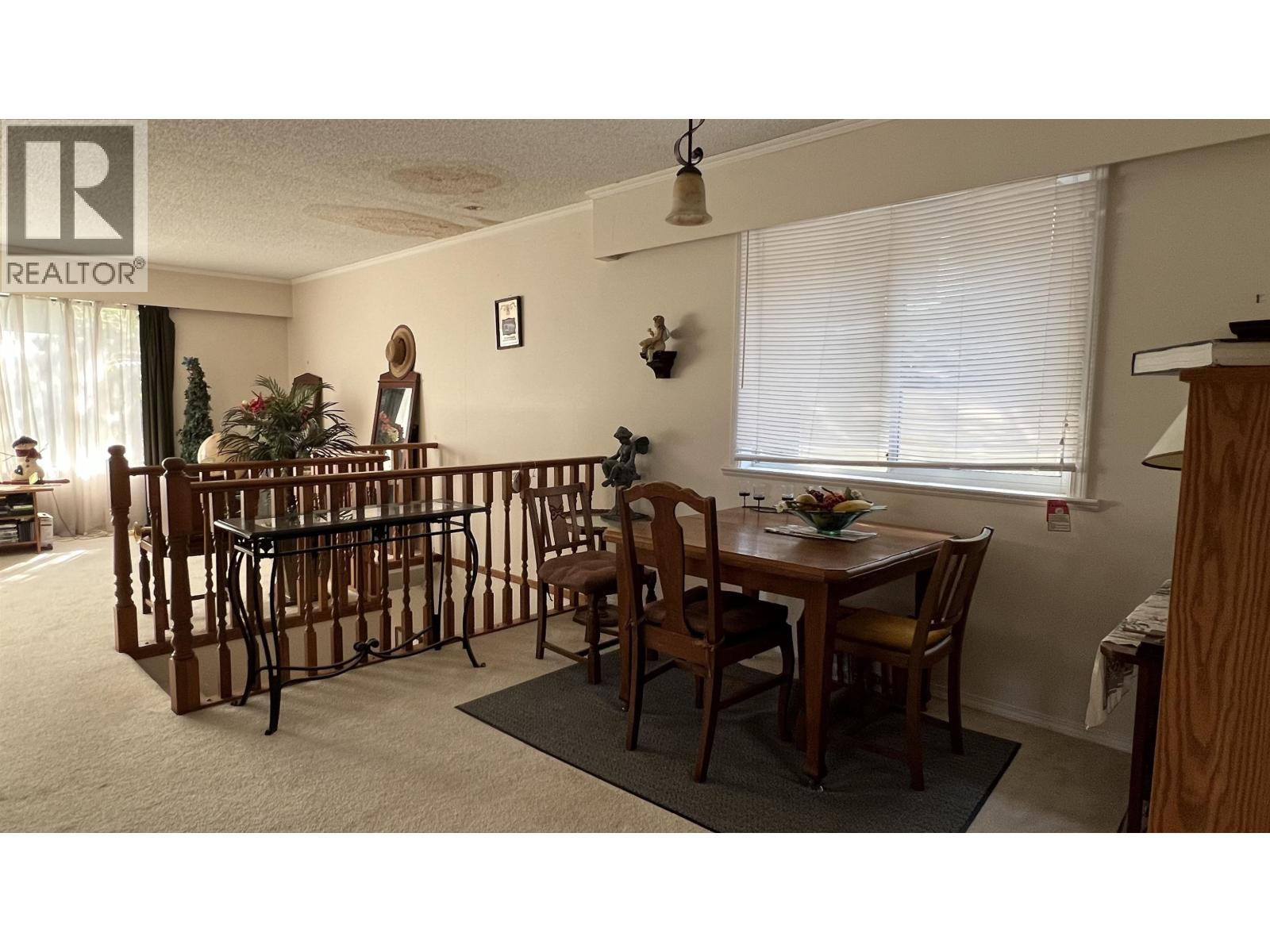 2253 Central Avenue Property Photo 3