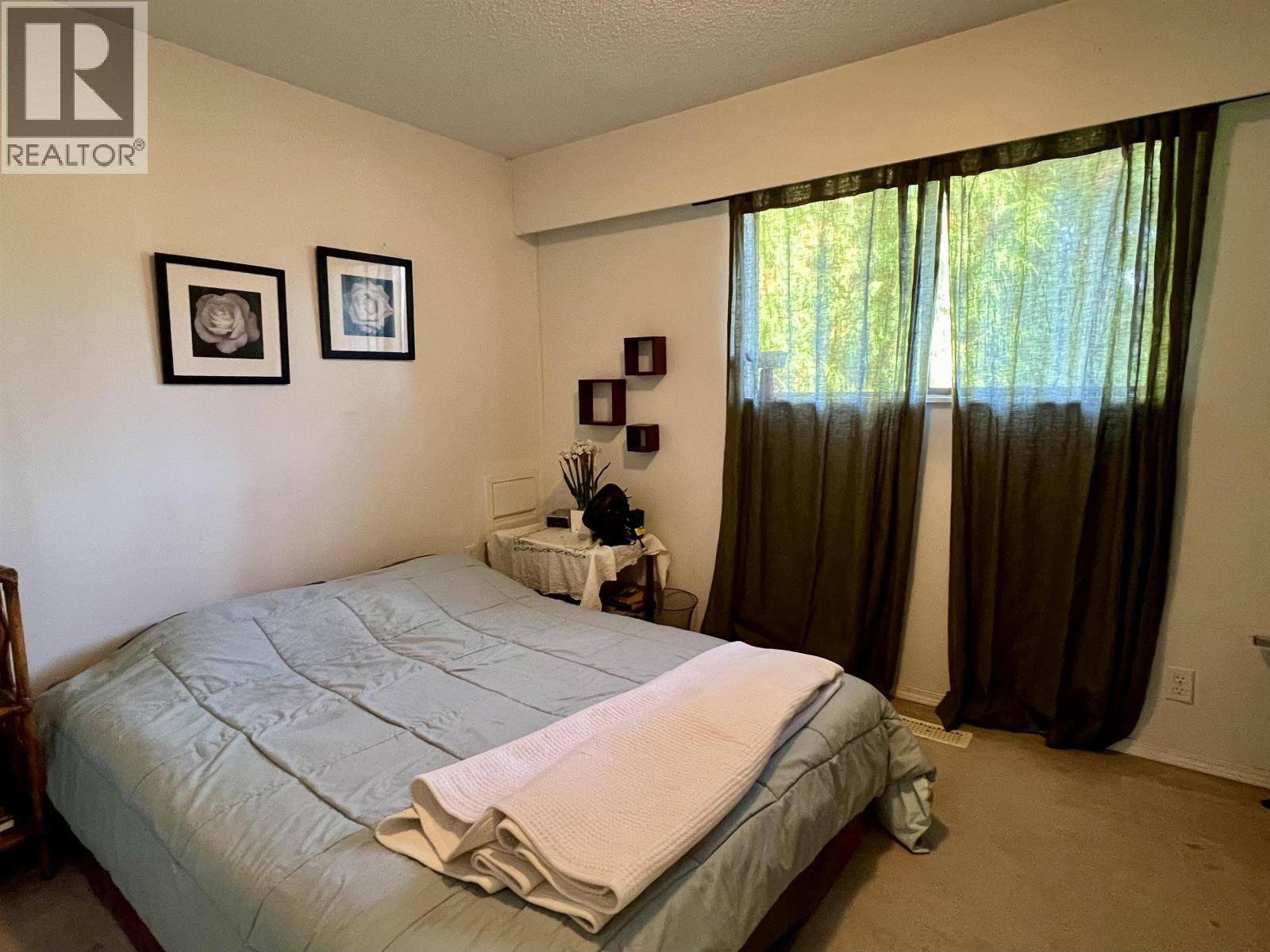 2253 Central Avenue Property Photo 7
