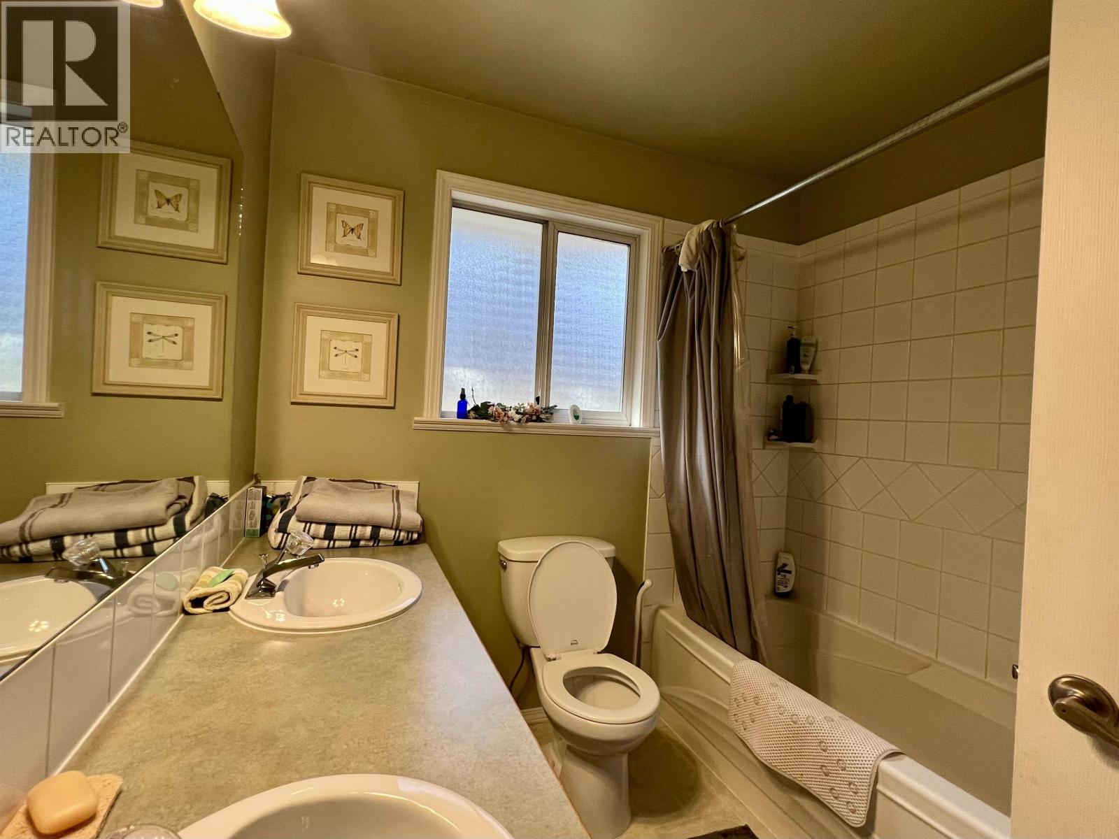 2253 Central Avenue Property Photo 10