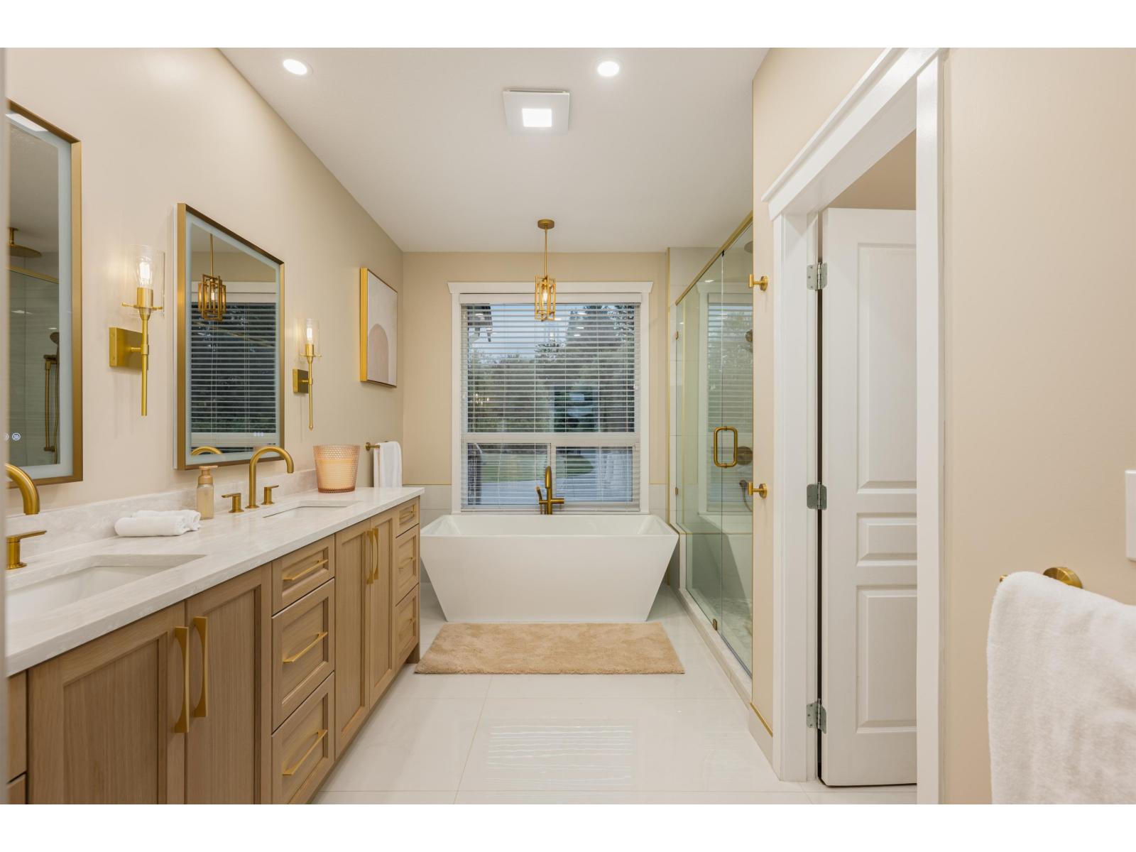 6453 260 Street Property Photo 14