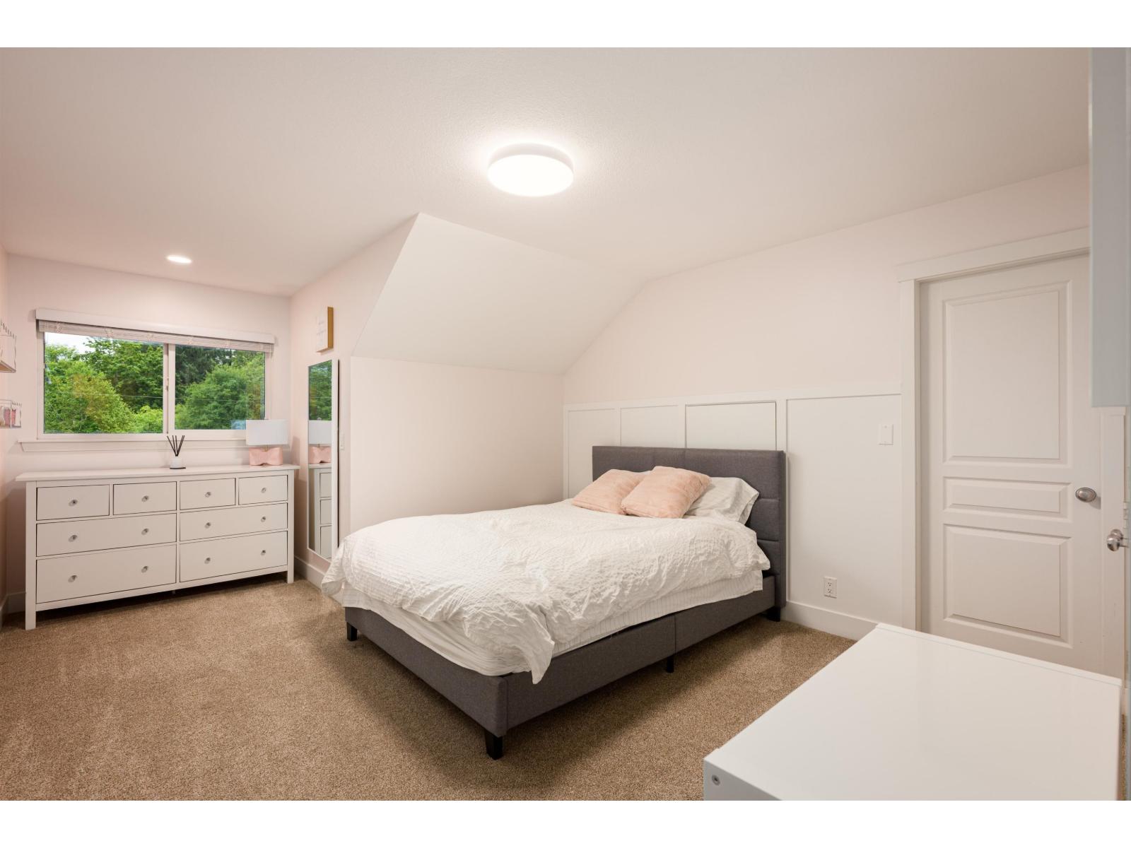 6453 260 Street Property Photo 18