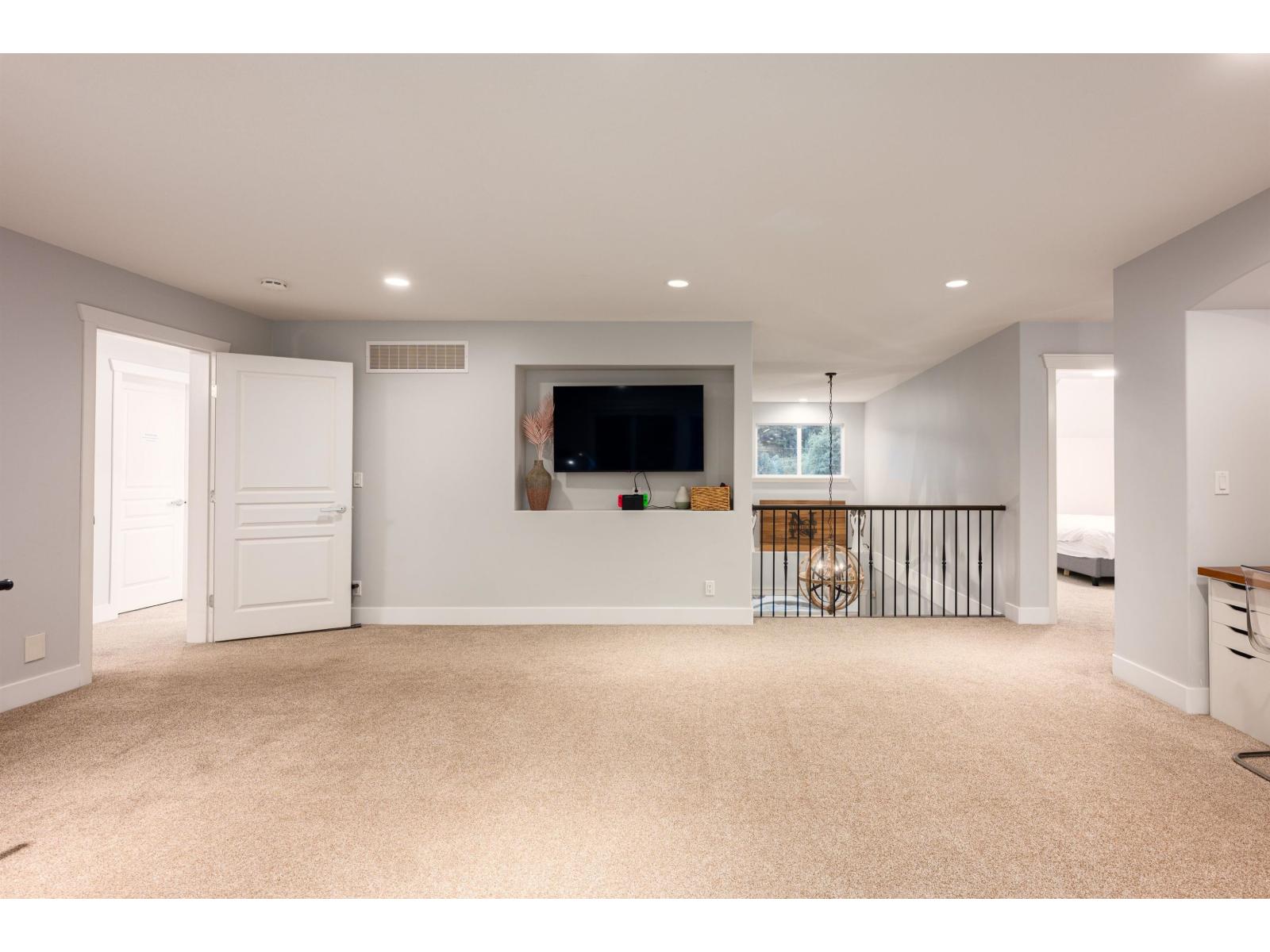 6453 260 Street Property Photo 21