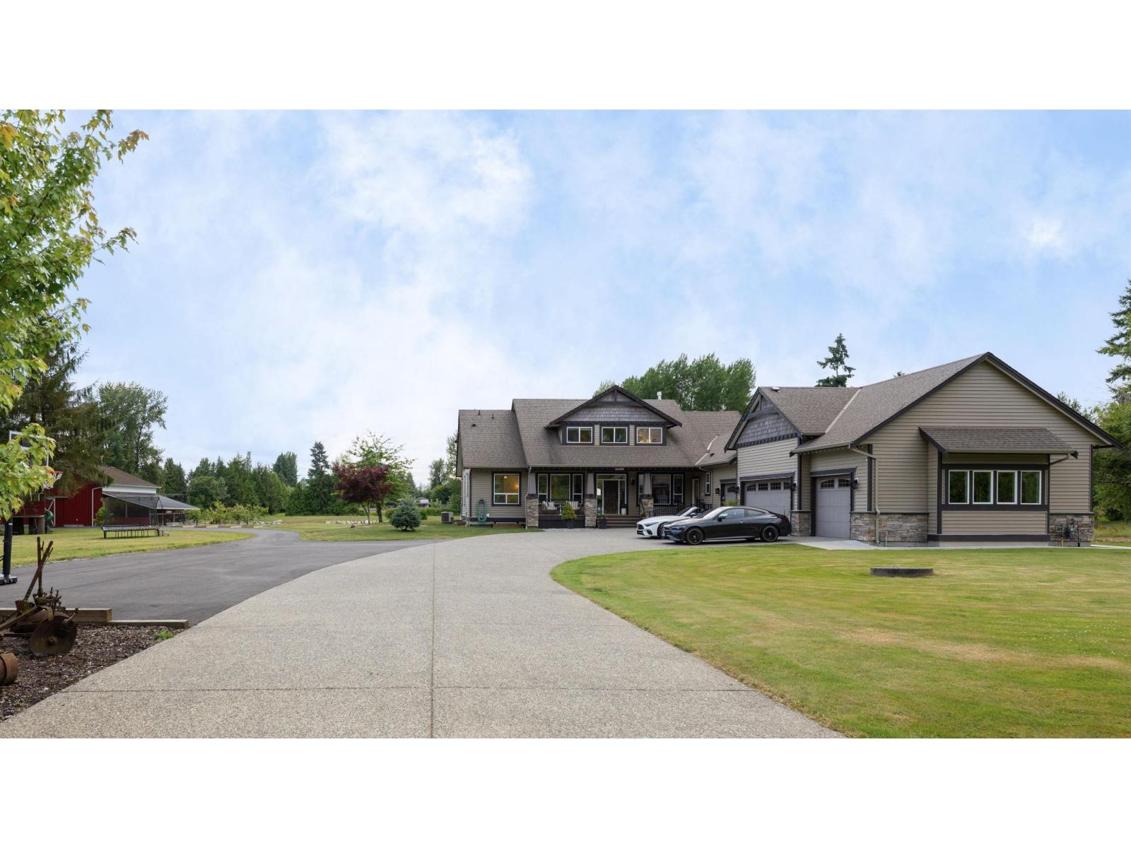 6453 260 Street Property Photo 33