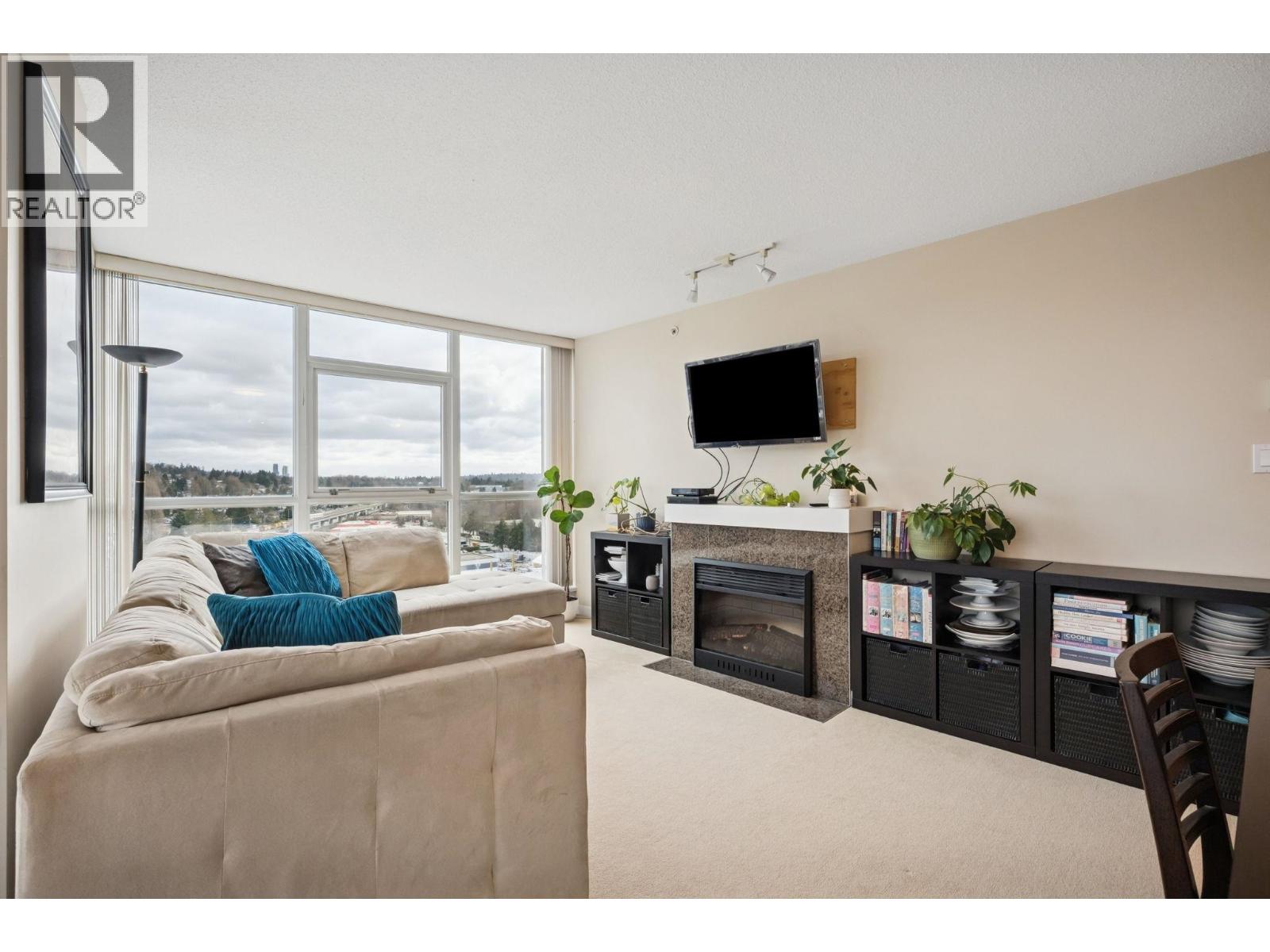 1402 2225 Holdom Avenue Property Photo 4