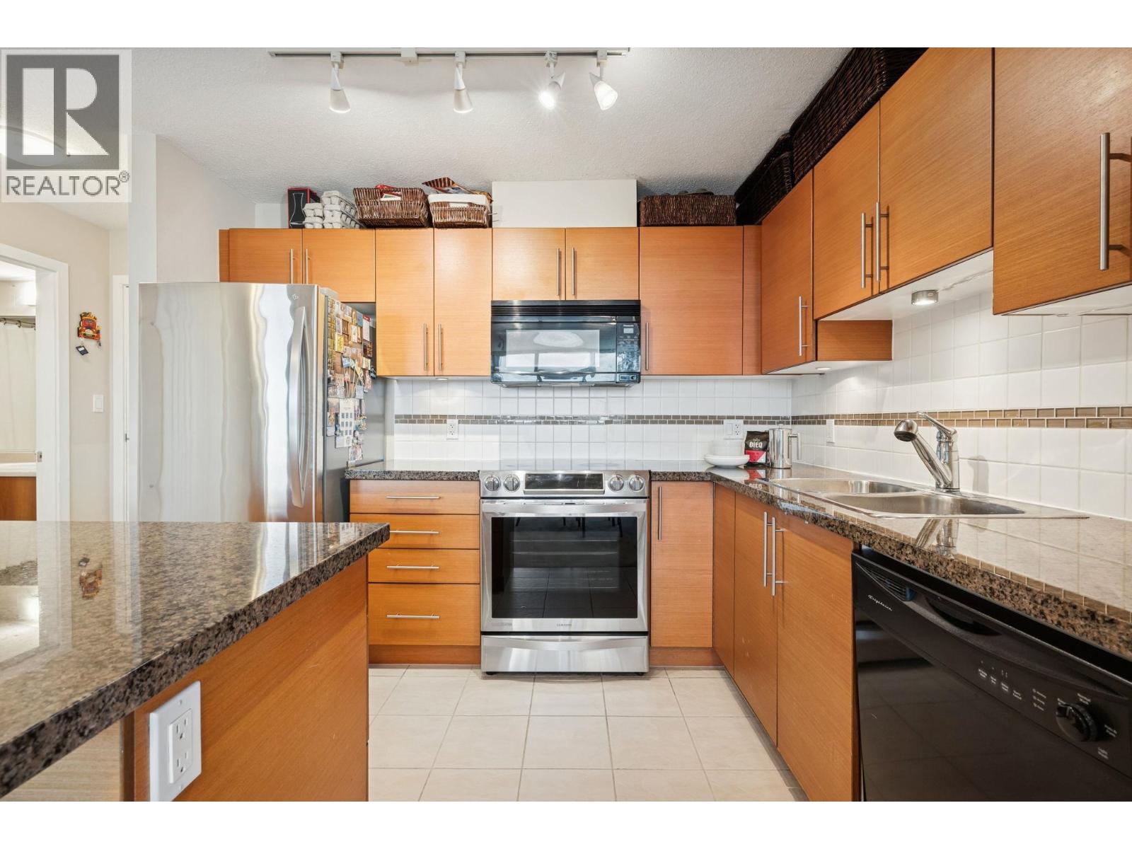 1402 2225 Holdom Avenue Property Photo 9