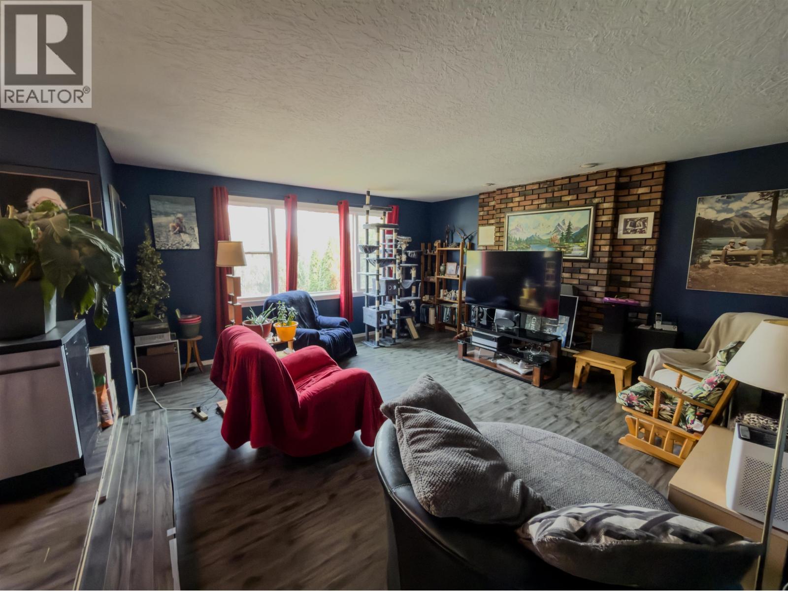 367 Allard Street Property Photo 25