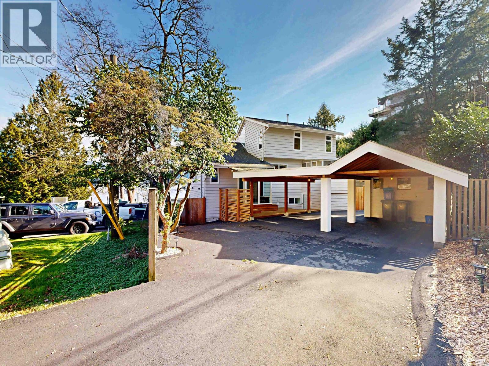4545 Strathcona Road Property Photo 28