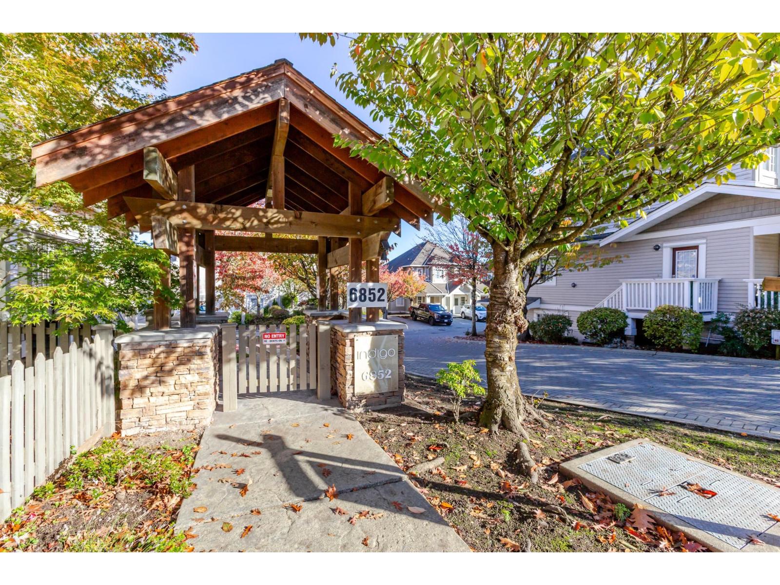 73 6852 193 Street Property Photo 2