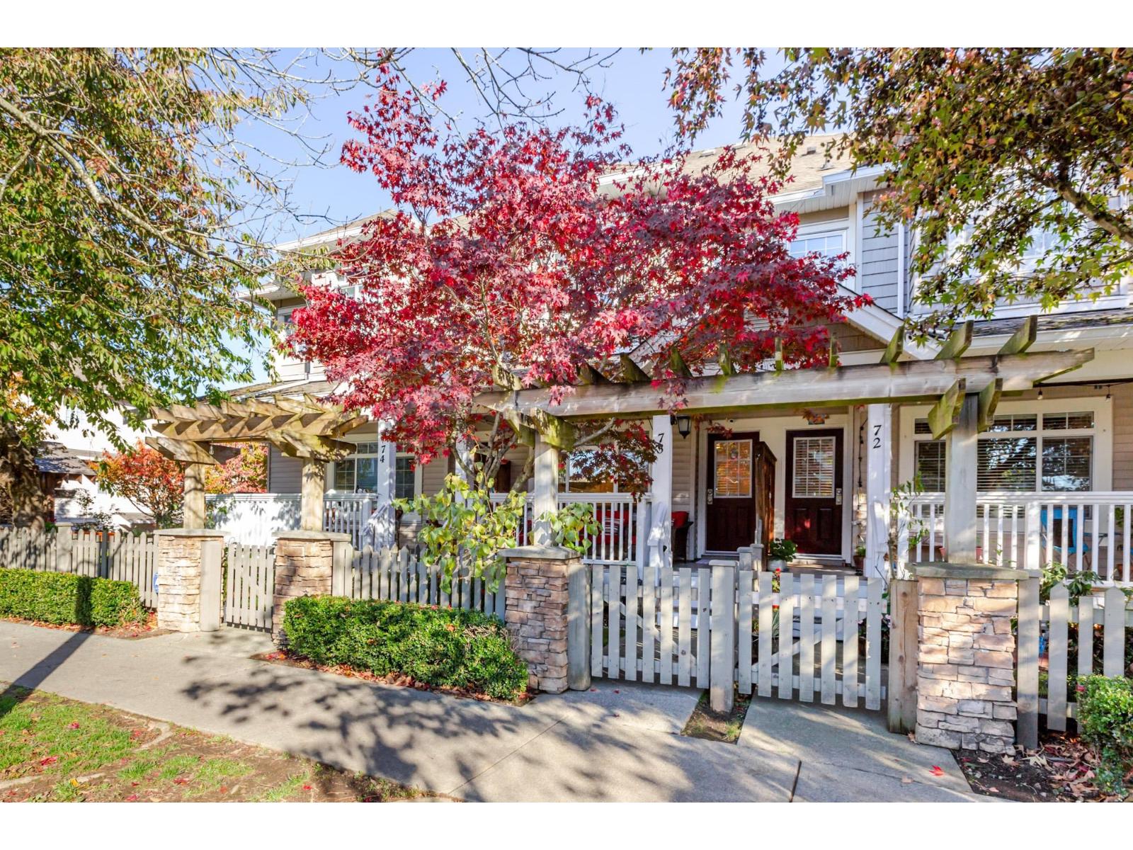 73 6852 193 Street Property Photo 3