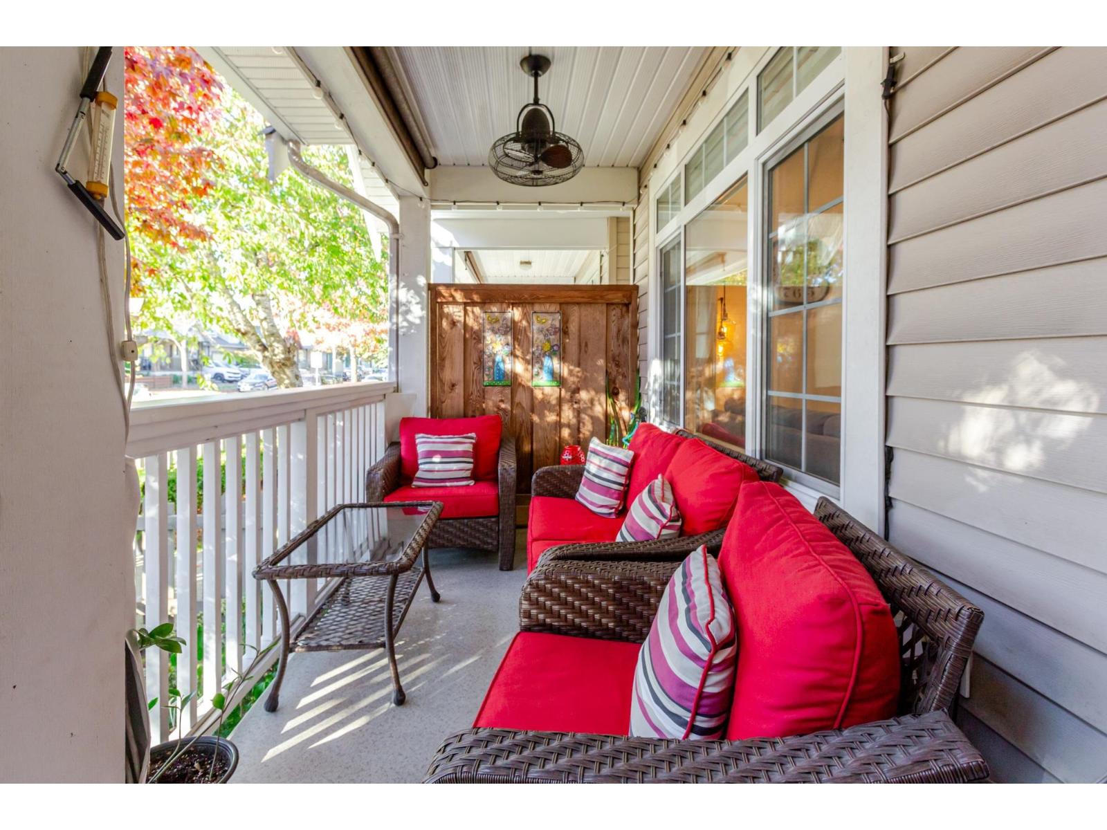 73 6852 193 Street Property Photo 8
