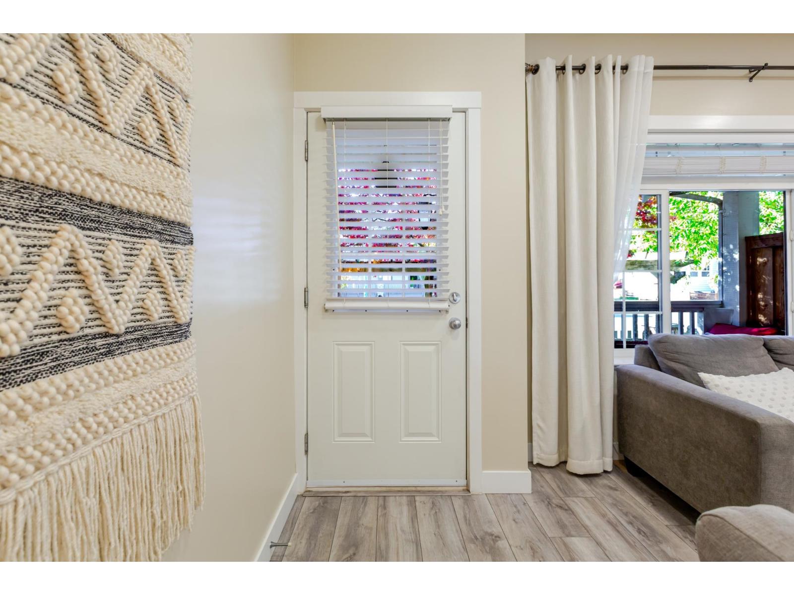 73 6852 193 Street Property Photo 13