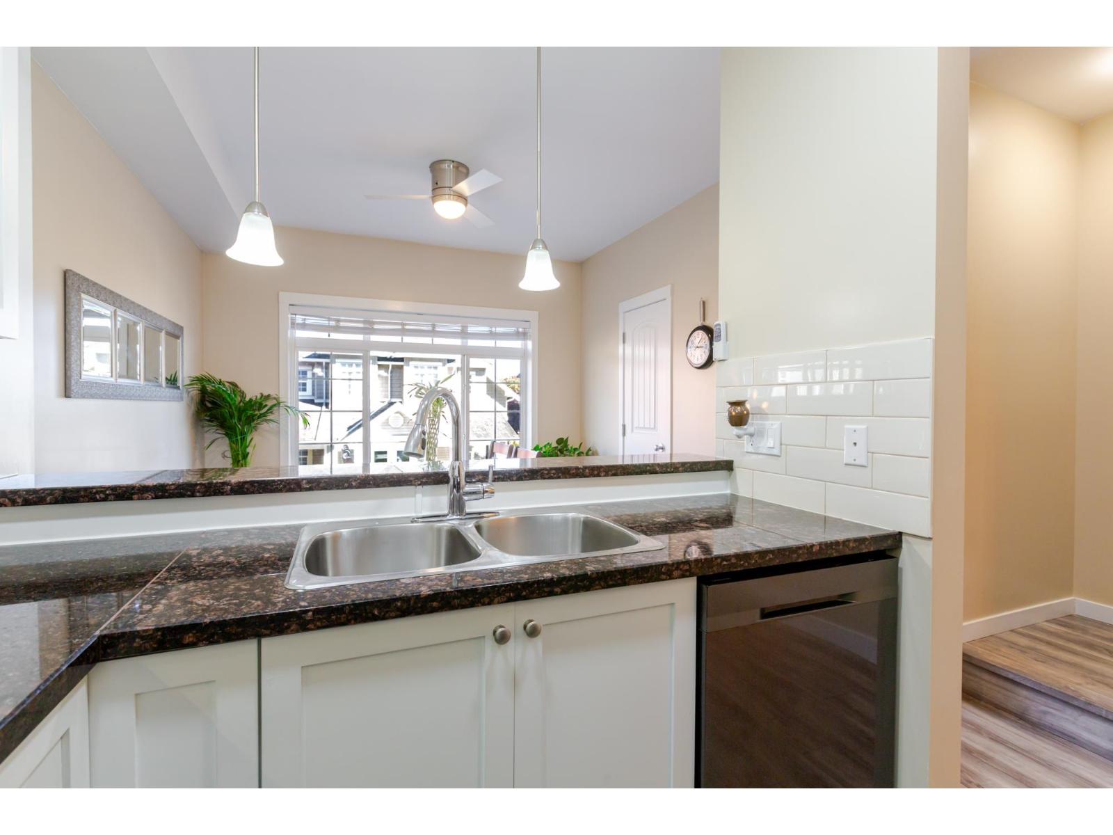 73 6852 193 Street Property Photo 21